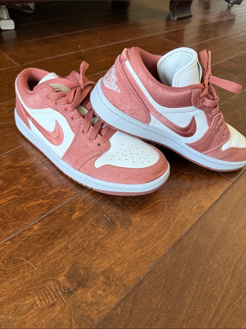 Nike Low-Top Sneakers in Dusty Rose and White